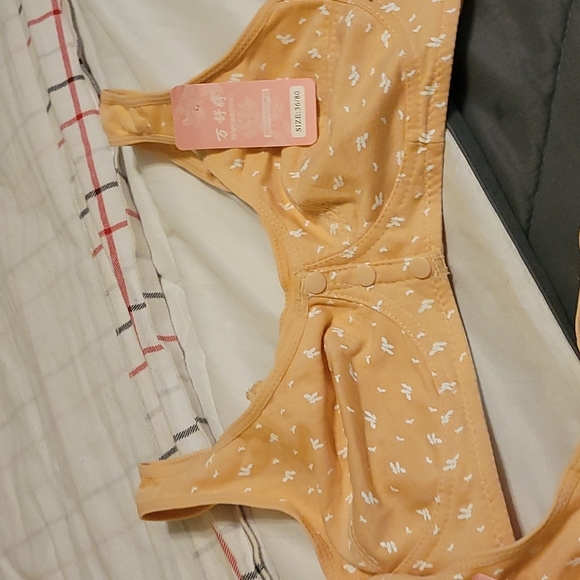 Bras - Picture 5 of 7